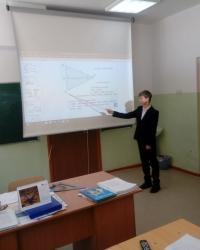 Равнобедренный треугольник, его признаки и свойства